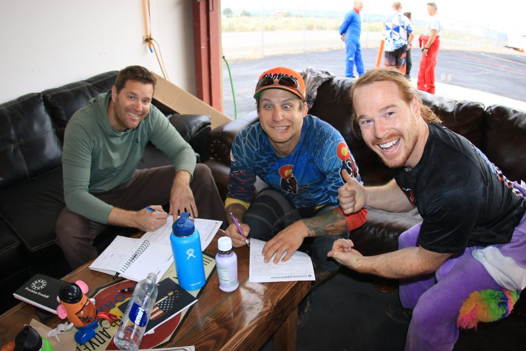 jumpers working on the skydive license requirements